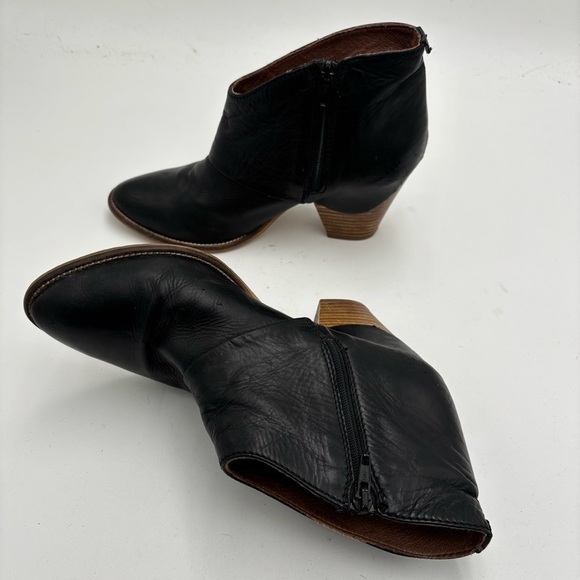 Clarks Black Leather Ankle Booties - Picture 6 of 10